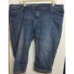 Ladies Plus Size 24 Seven Capri Jeans